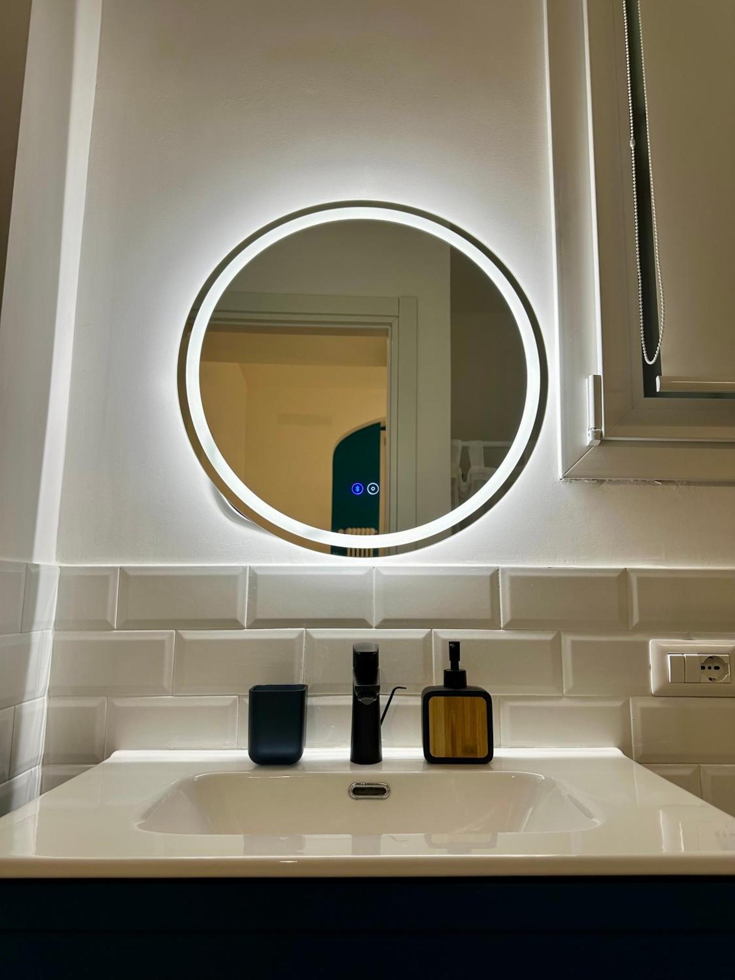 Lr Deluxe Apartments - Porta Venezia - Bilocale Con Giardino Privato Milan Luaran gambar