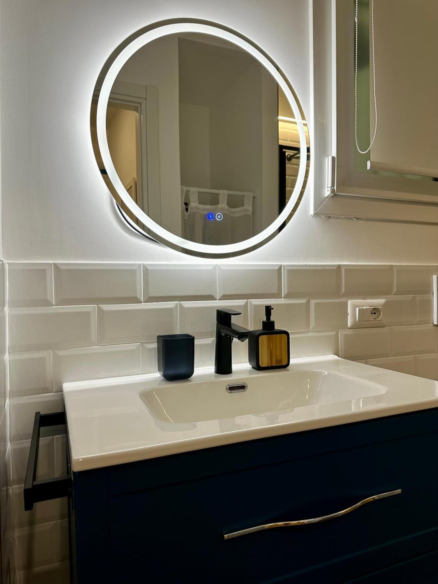 Lr Deluxe Apartments - Porta Venezia - Bilocale Con Giardino Privato Milan Luaran gambar