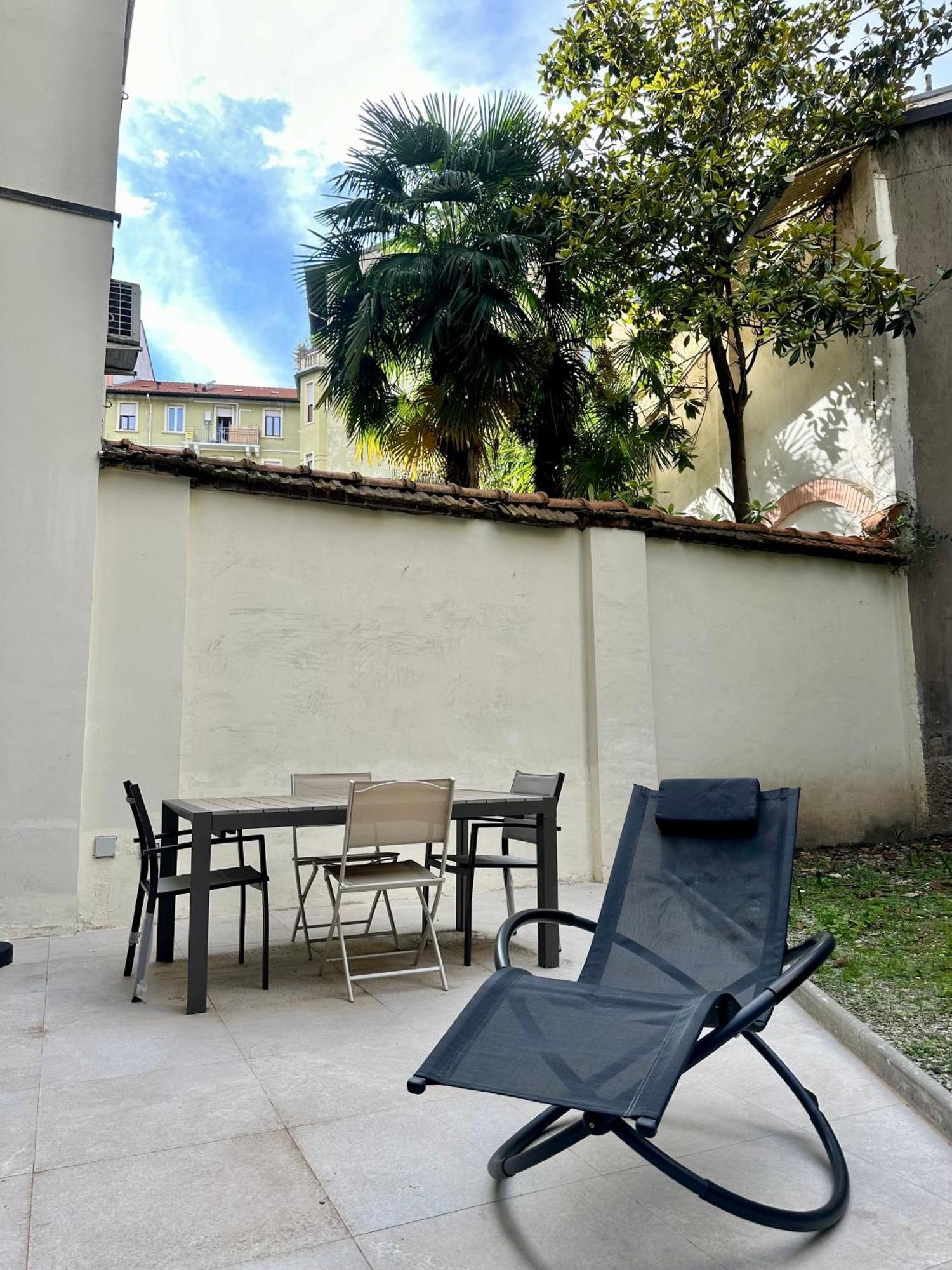 Lr Deluxe Apartments - Porta Venezia - Bilocale Con Giardino Privato Milan Luaran gambar