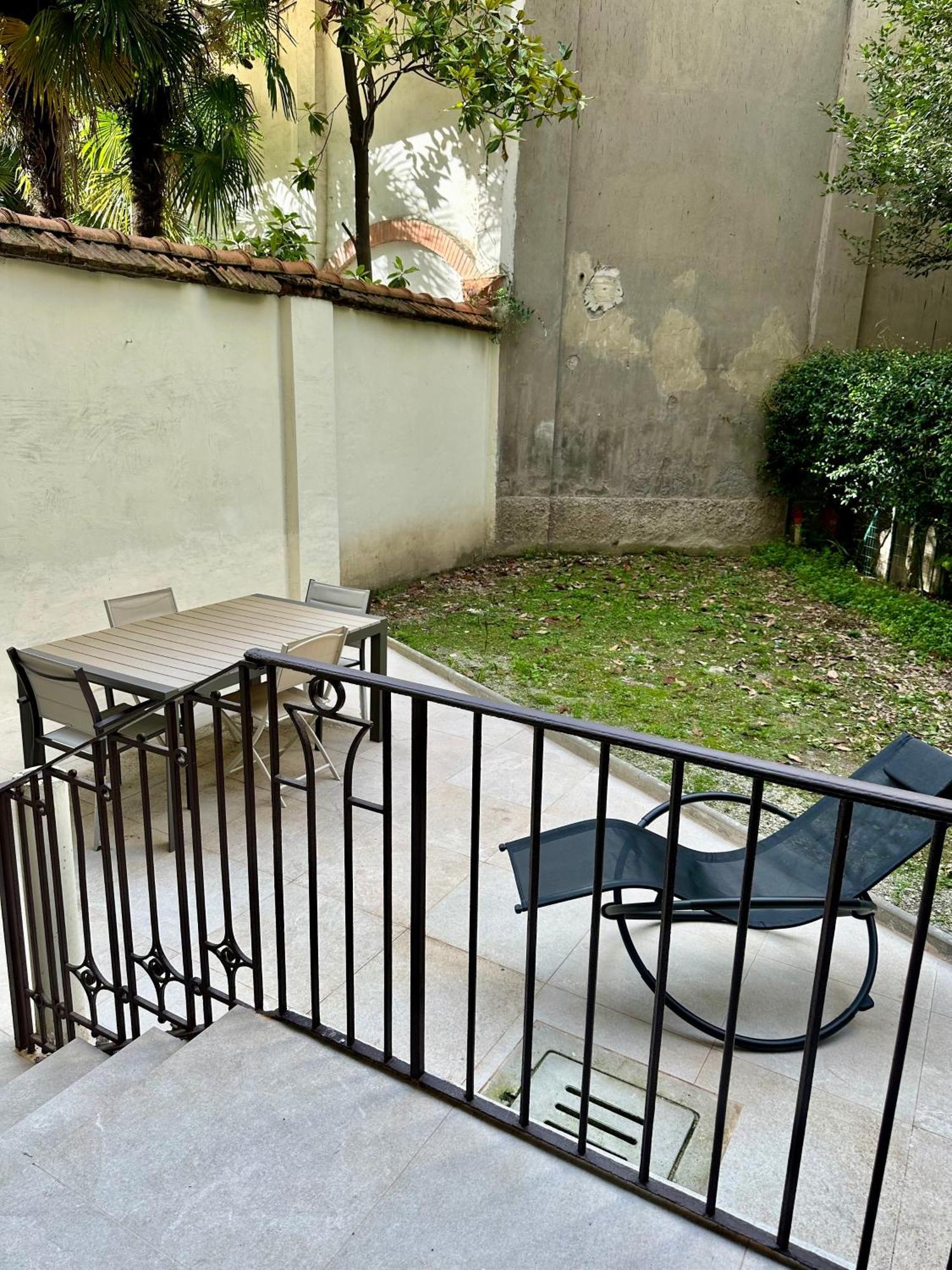 Lr Deluxe Apartments - Porta Venezia - Bilocale Con Giardino Privato Milan Luaran gambar