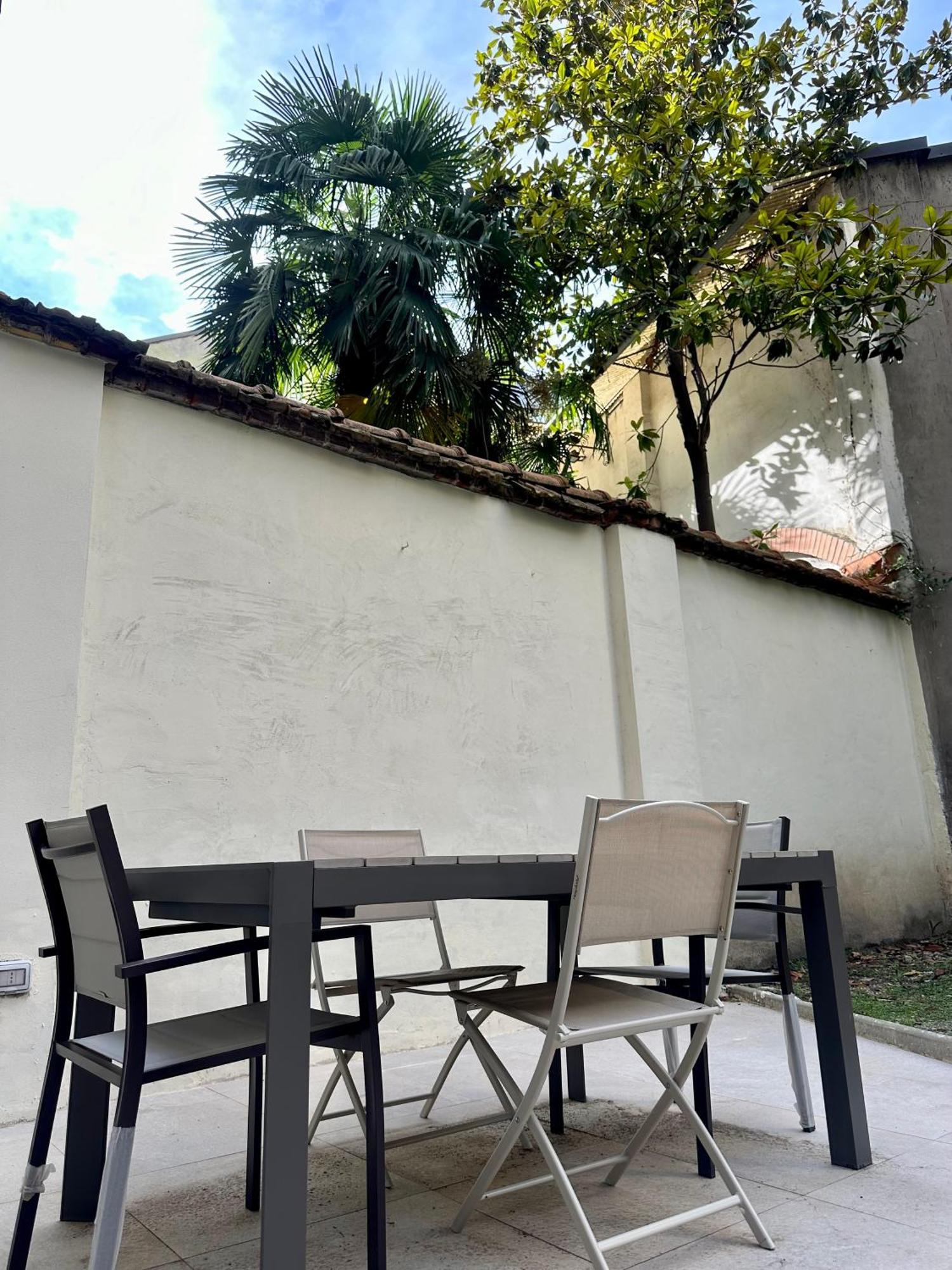 Lr Deluxe Apartments - Porta Venezia - Bilocale Con Giardino Privato Milan Luaran gambar
