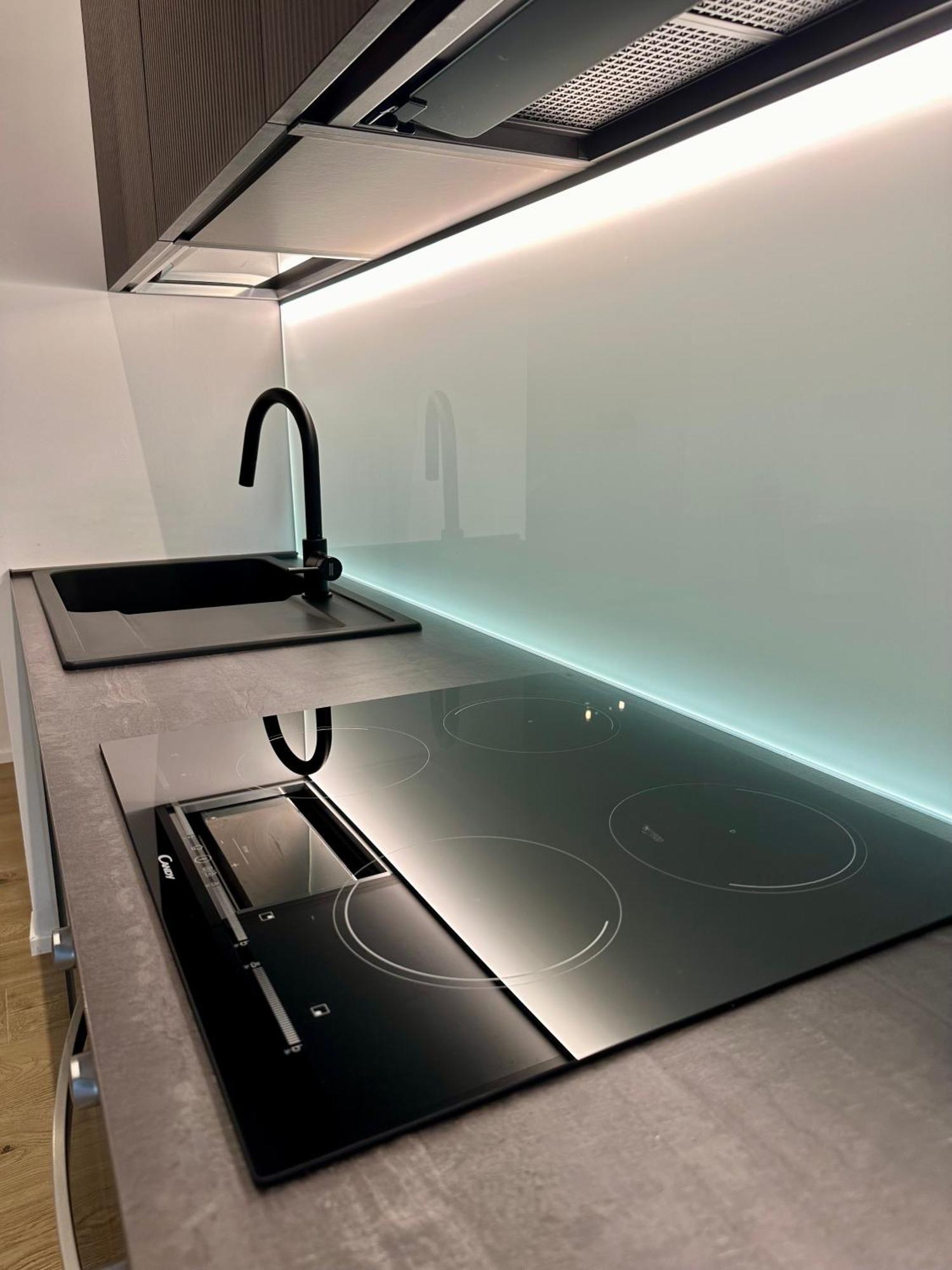 Lr Deluxe Apartments - Porta Venezia - Bilocale Con Giardino Privato Milan Luaran gambar