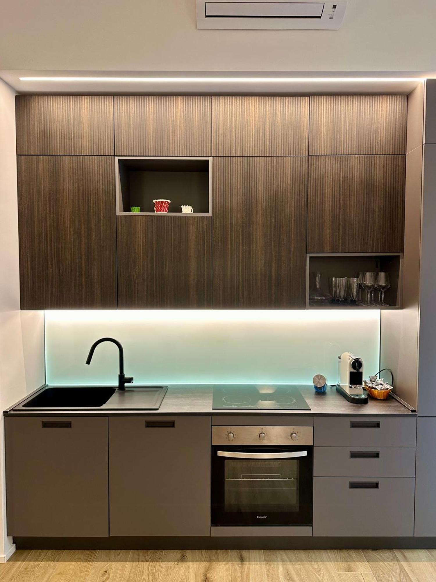 Lr Deluxe Apartments - Porta Venezia - Bilocale Con Giardino Privato Milan Luaran gambar